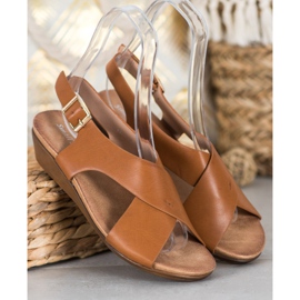 Small Swan Udobne sandale sa devicama smeđa 1