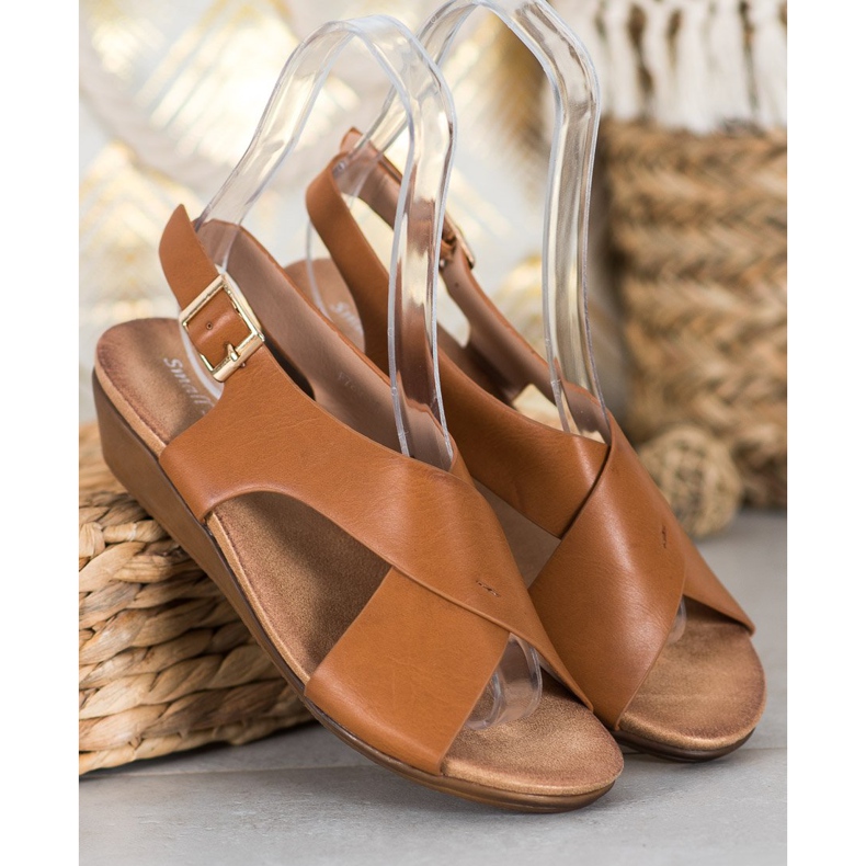 Small Swan Udobne sandale sa devicama smeđa 1