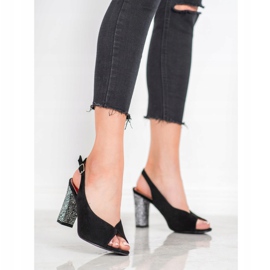 Goodin Sandale s ukrasnom petom crna 2