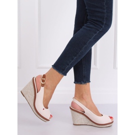 Sandale na bež klin R132P Bež 2