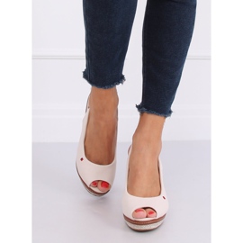 Sandale na bež klin R132P Bež 1