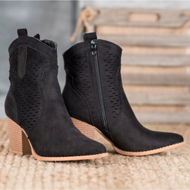 Seastar Ažurne kaubojke na stupu crno 1