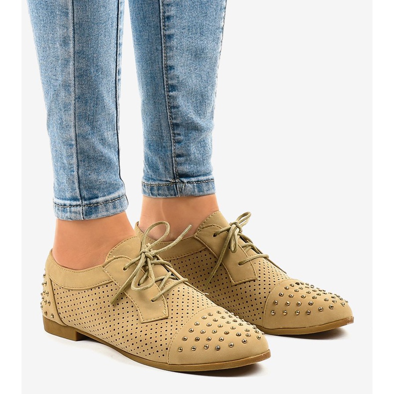 Bež ažurne cipele s klinovima MJ1125 1