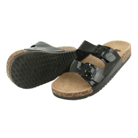 Lakirane anatomske crne papuče Lee Cooper 1043 crna 3