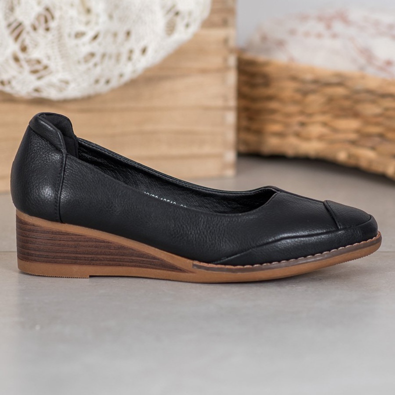 Vinceza Ležerne pumpe na klin crna 1