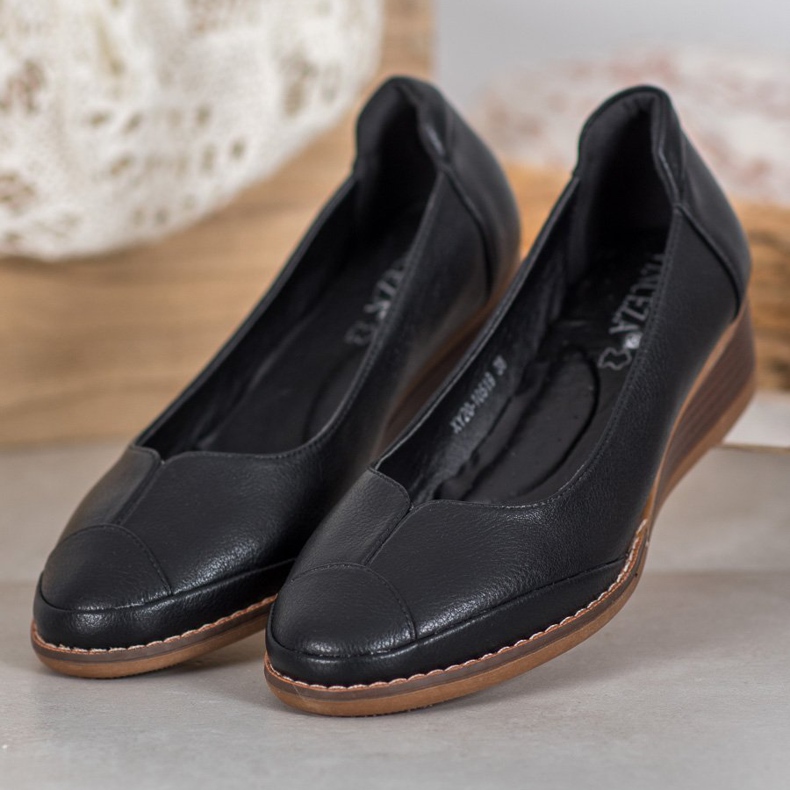 Vinceza Ležerne pumpe na klin crna 2