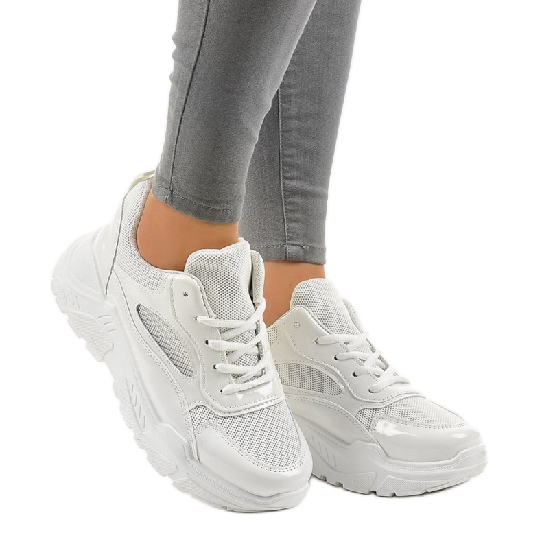 Modne bijele sportske cipele MS381E-9 bijela 2