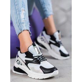 Ideal Shoes Tenisice s crnim umetcima bijela crna 1