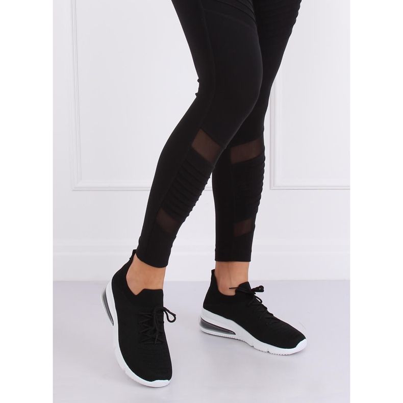 Crne sportske cipele R13YD113-29 Crne crno 1