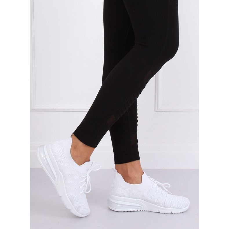 Bijele sportske cipele R13YD113-29 Bijele bijela 2