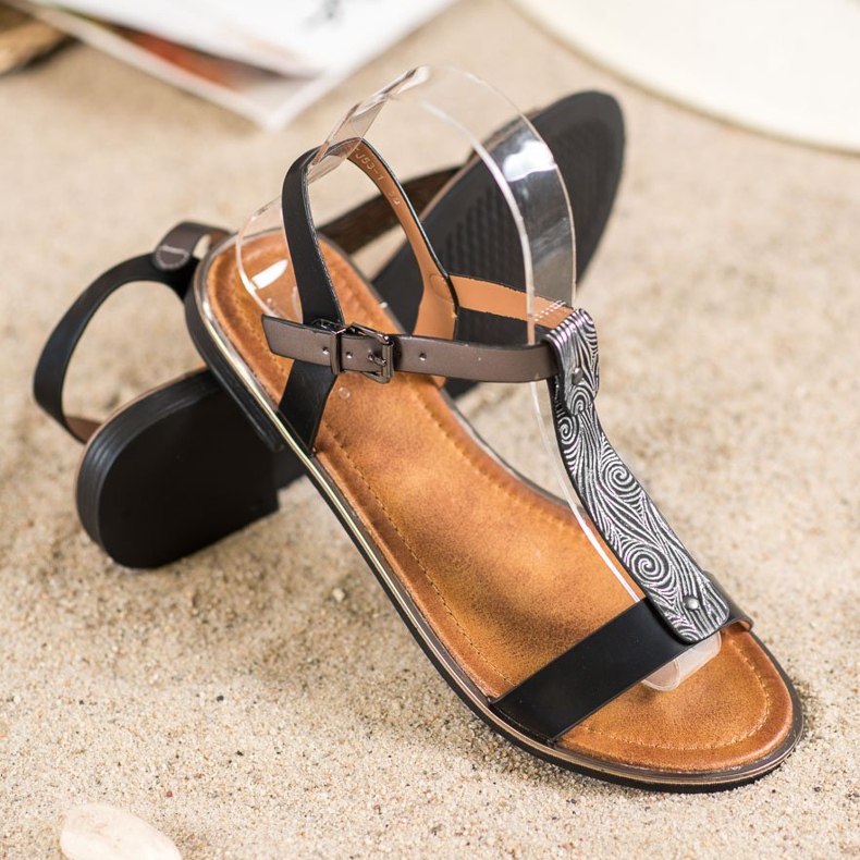 Small Swan Klasične sandale s eko kožom crna 2