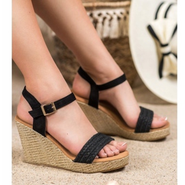 SHELOVET Elegantne sandale na klin crna 1