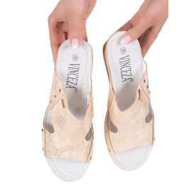 VINCEZA sandale na klin zlatni 2