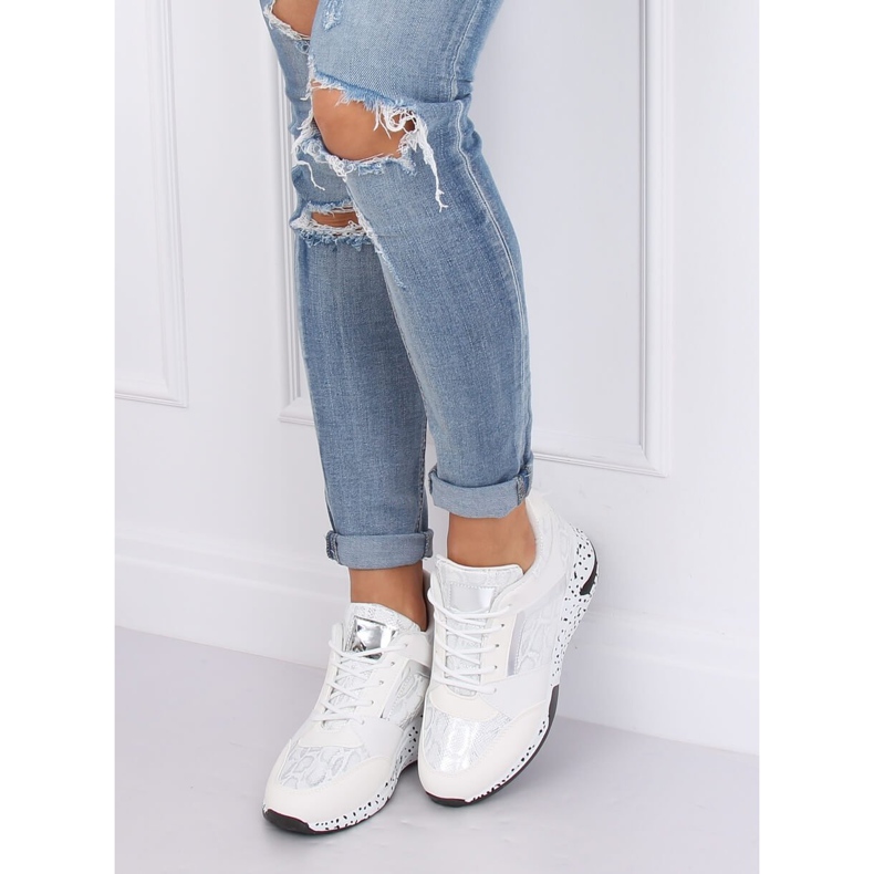 Bijele sportske cipele na klinastu petu C131 Blanco bijela 1