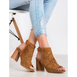 Mannika Ugrađene otvorene sandale smeđa 1