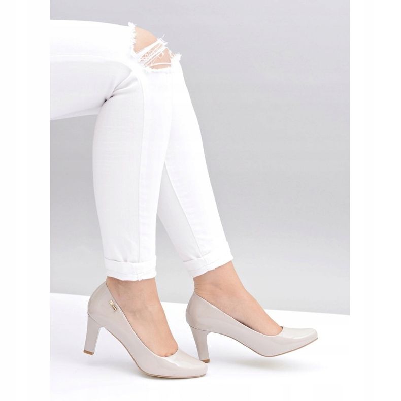 Ženske pumpe Sergio Leone Svijetlo siva lakirana Orsola 1