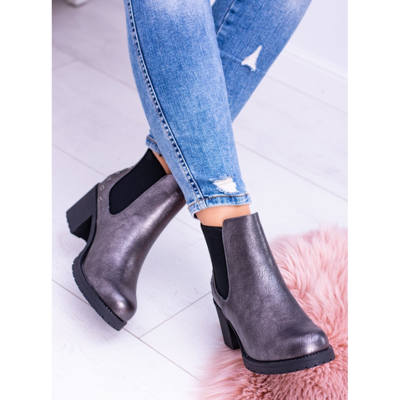 Sergio Leone Čizme tamno sive boje Na postu Megusto crno siva 2