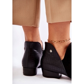 Ženske ravne čizme Maciejka kožna crna 04091-62 / 00-5 crno 2