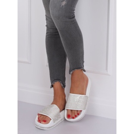 Bijele N-59 Bijele papuče na debelom potplatu siva 2