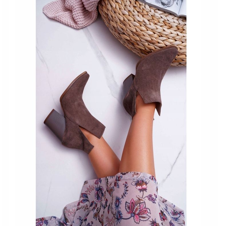 Ženske čizme na visoku petu, proljetna kožna antilop, tamni cappuccino Nicole 2430 smeđa 2