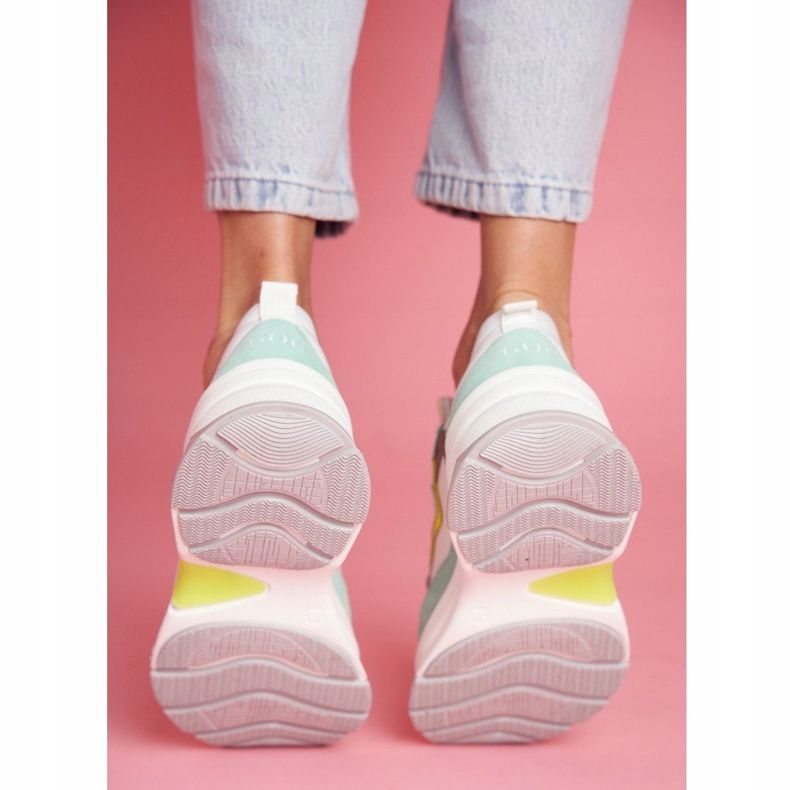 Ženske sportske kožne cipele GOE Mint White FF2N3011 bijela zelena 1