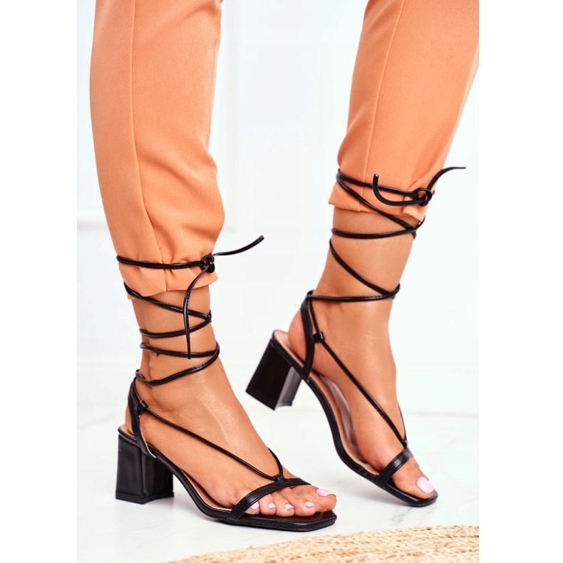 HAN Ženske sandale na petu vezane crno jutro crna 2