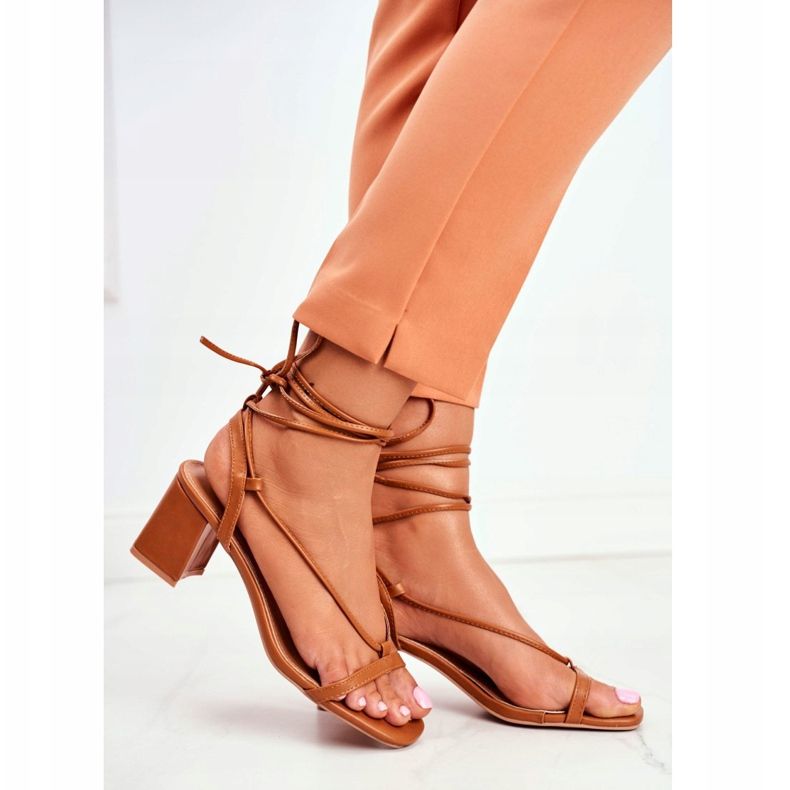 FS1 Ženske sandale na petu vezane devine jutre smeđa 2