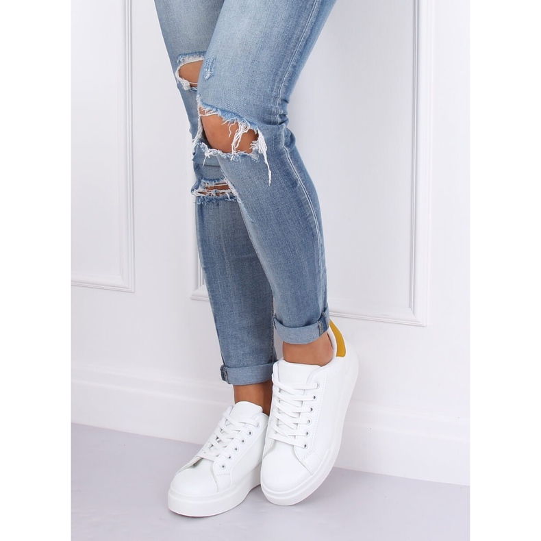 Bijele ženske tenisice 85-428 BIJELE / ŽUTE bijela žuta boja 1