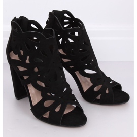 Crne ažurne čizme s visokim potpeticama M304P Crna crno 1
