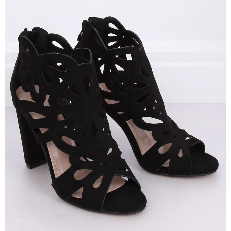 Crne ažurne čizme s visokim potpeticama M304P Crna 1