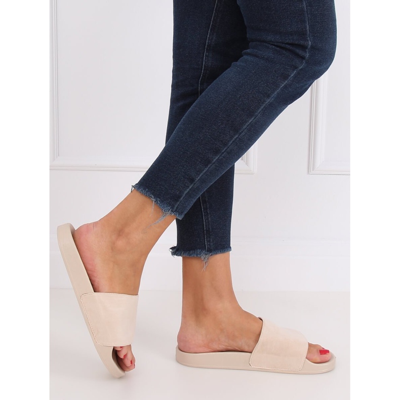 Jednostavne bež papuče CK98 Bež 2