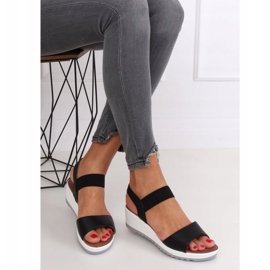 Crne sandale na klinastu petu NS101P Crna 1