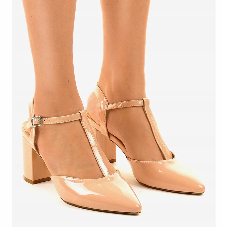 Bež pumpe na stupu D85-17 1