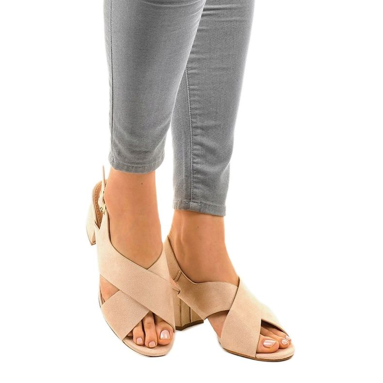 Bež sandale na visoku petu A305 antilop 1