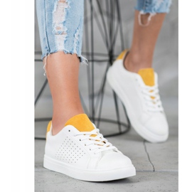 SHELOVET Bijele cipele s umetcima od antilopa bijela 1