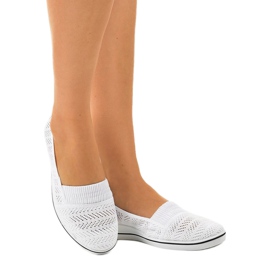 Bijele tenisice na klinastu petu HJ1801-9 bijela 1