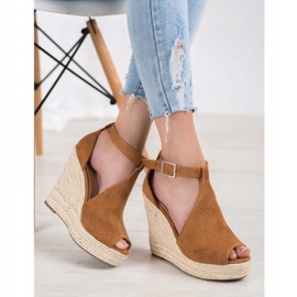 SHELOVET Ažur sandale na klin smeđa 1