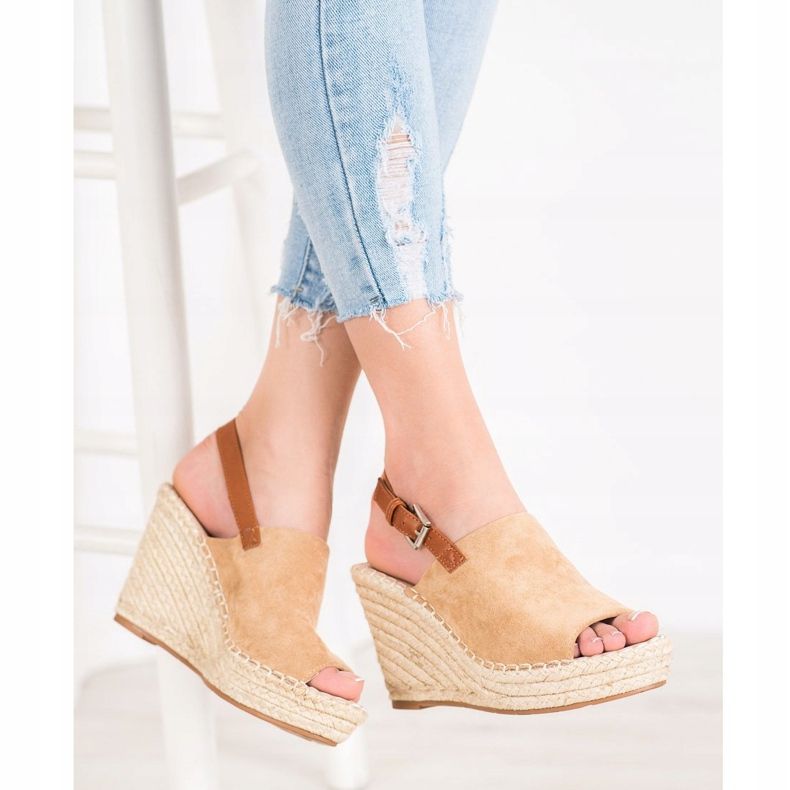 Small Swan Modne antilop sandale smeđa 1