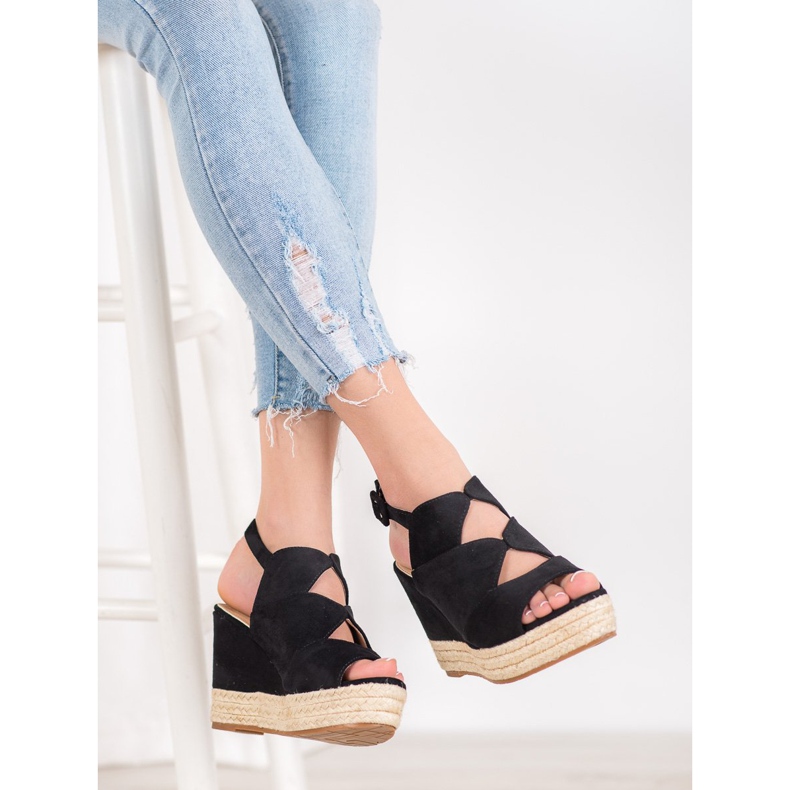 Small Swan Modne sandale na klin crno 1