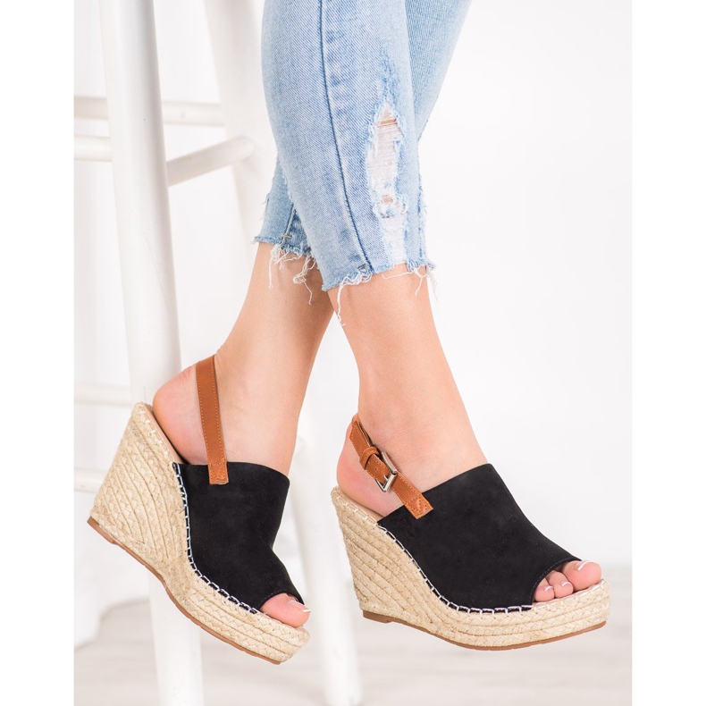 Small Swan Modne antilop sandale crna 2