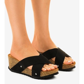 Crne papuče GU53 na klinu crna 1