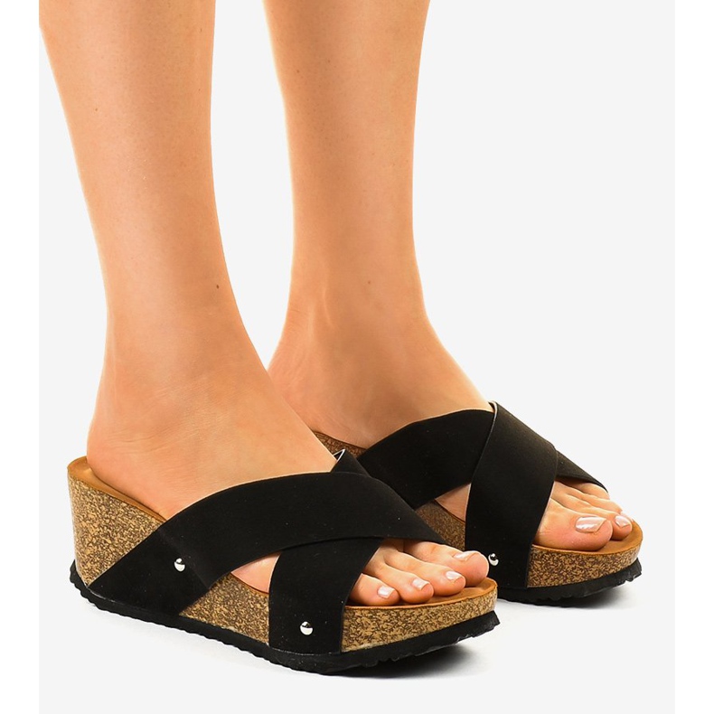 Crne papuče GU53 na klinu crno 1