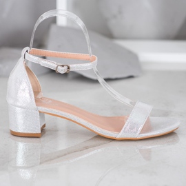 Small Swan Sjajne sandale od eko kože siva 2