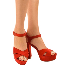 Crvene sandale na stupu od eko-antilopa 63-202 crvena 1