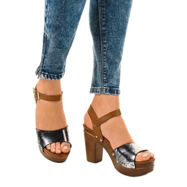 Crne sandale s visokim potpeticama 150-615 crna 1