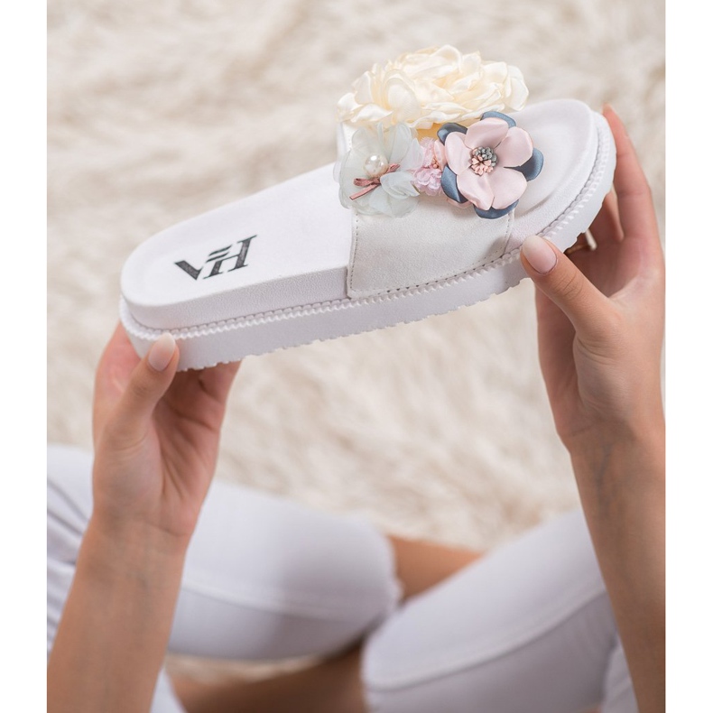 SHELOVET Papuče od antilopa s cvijećem bijela 1