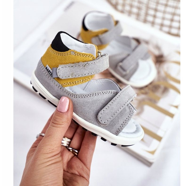 Bartek S.A. Dječje preventivne mini sandale First Steps Bartek W-71266 siva žuta boja 2