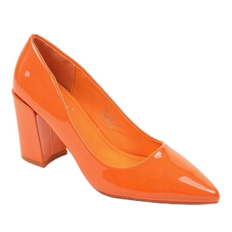 Narančaste pumpe na stupu LE061P 1