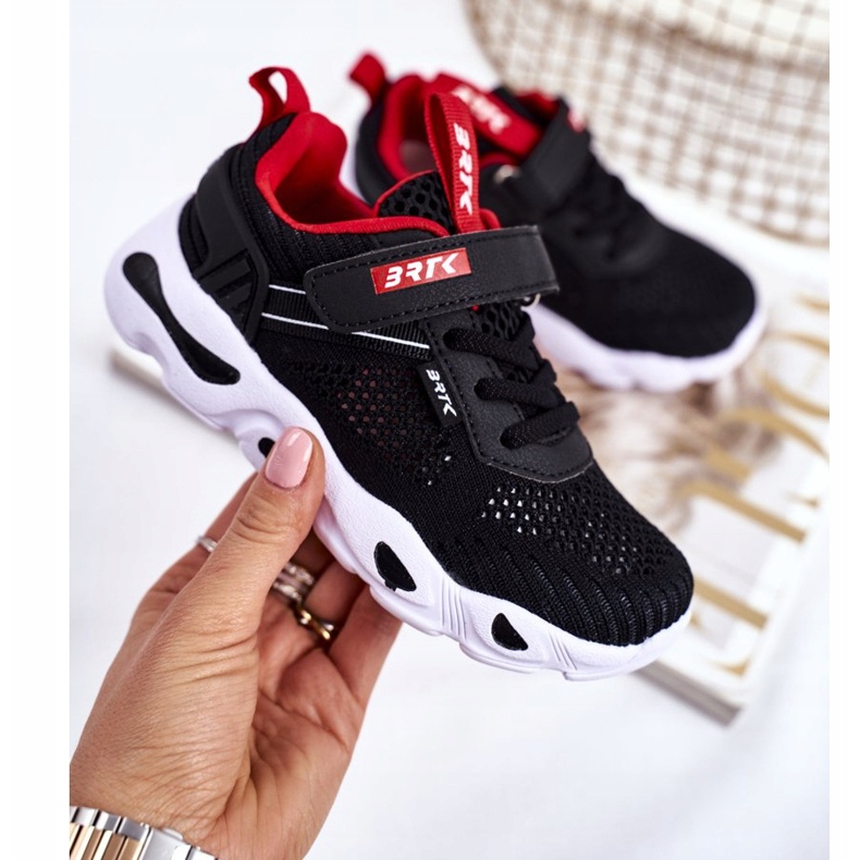 Bartek S.A. Dječje sportske cipele Bartek Black T-75214 / W35 crno 2