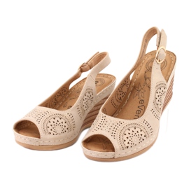 Evento Udobne sandale na klin 20SD98-1862 smeđa žuta boja 2